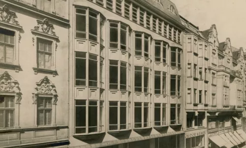 B004 Obchodní centrum Petrov (Obchodní a nájemní dům Jindřicha a Gabriely Plačkových) 